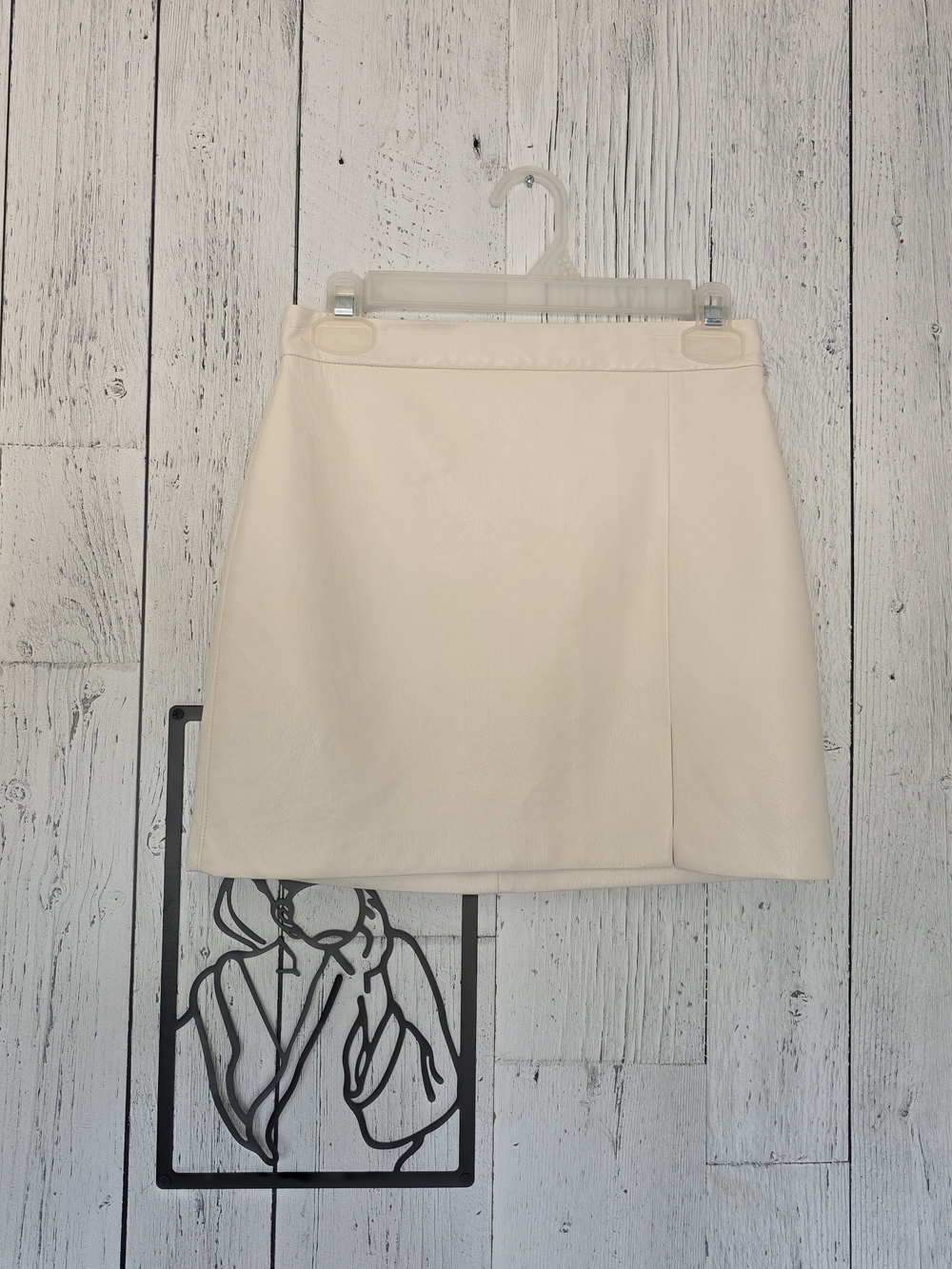 Wilfred White Faux Leather Mini Skirt Size 4 Going Out Date Night Party Aritzia
